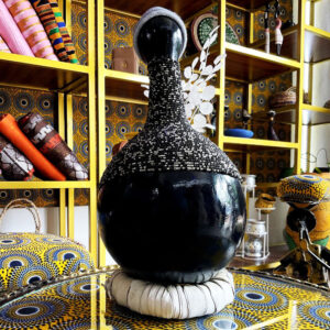 Vase noire