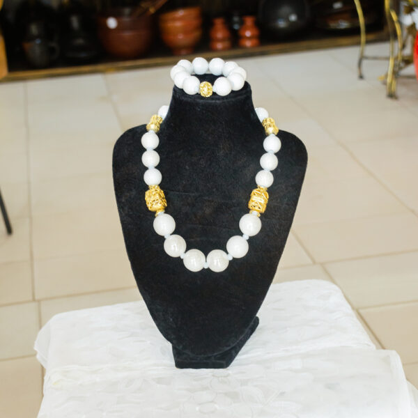 Perles en pierre-10